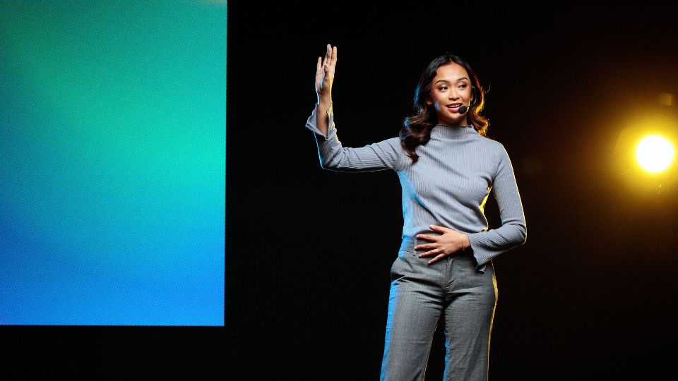 saas-risk-visibility-ai-driven-threats-reclaiming-control-in-a-decentralized-world